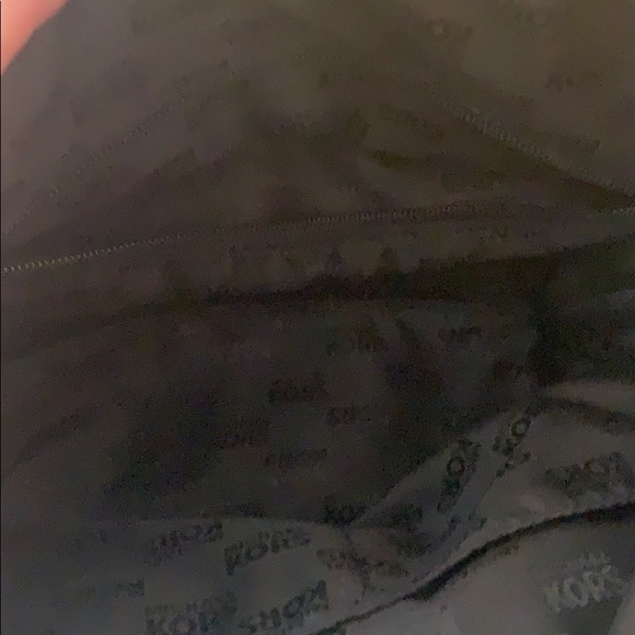 Michael Kors bag in great shape Black/gold trim - Picture 2 of 3